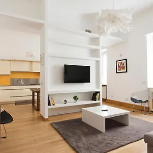 https://finely-furnished-apartment-in-historical-center.it-lombardy.com
